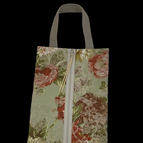 Handmade Floral Zip-Up Shoe Bag w/ Carrying Handle - Picture 2 of 10